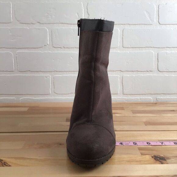 JUICY Couture ankle boots brown size 8.5 heeled booties - Picture 12 of 16